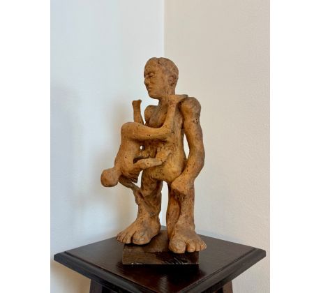 Kamil Špaček. Břichomluvec / pálená hlína